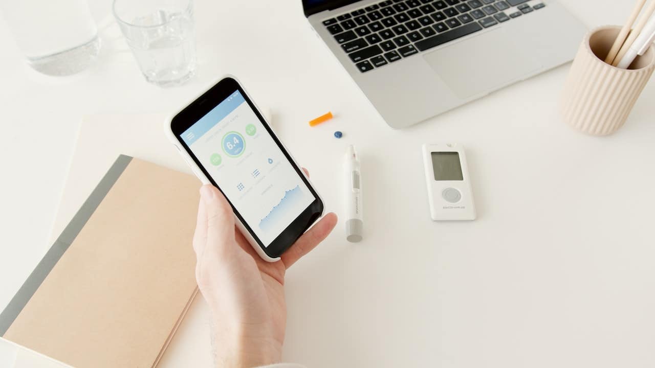 Empoderado polo teu peto: signos vitais baseados en teléfonos intelixentes para o control da diabetes